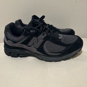 Men’s New Balance 2002R Sneakers Black Grey Sz. 13